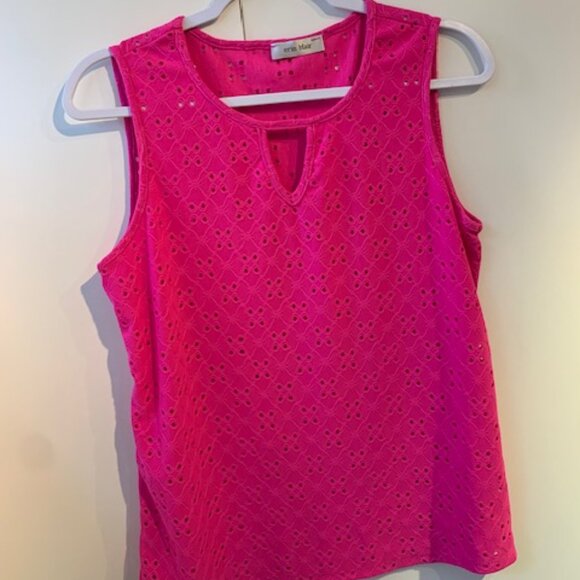 Fuschia openwork top - Picture 2 of 7